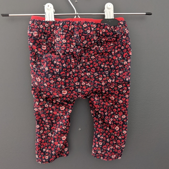 Baby Gap red flower print jeans - Picture 2 of 4